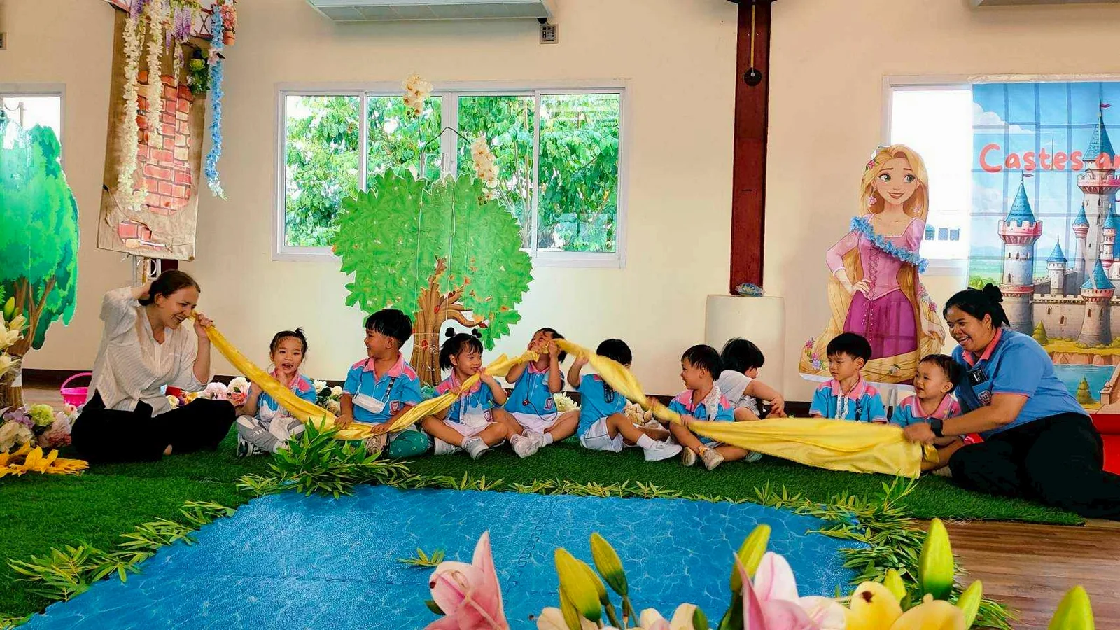 Children in a nature-themed bilingual activity